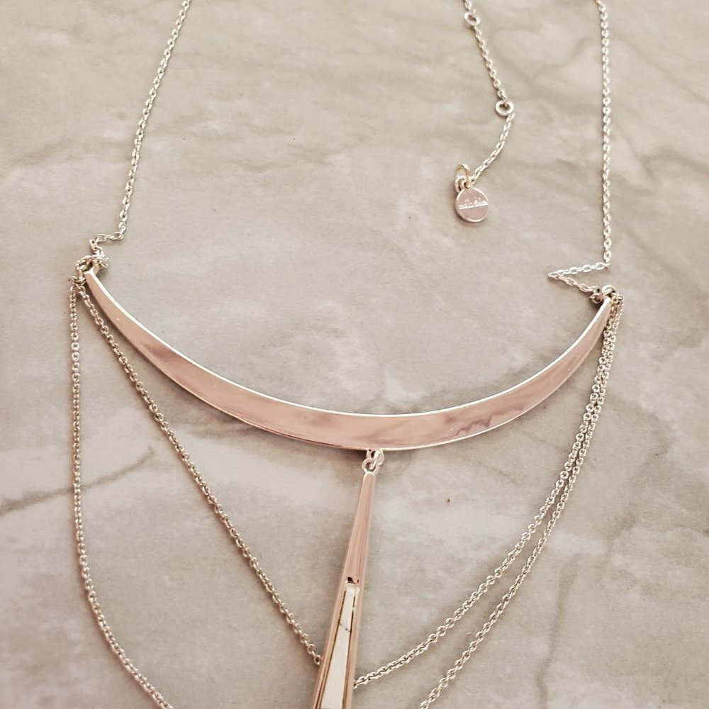 ✨ Stella and Dot Silver Marble Modern Minimalist Pendant Necklace ✨ - Picture 5 of 11
